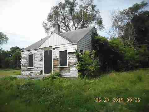 8523 Strathmoor (8)_m.jpg